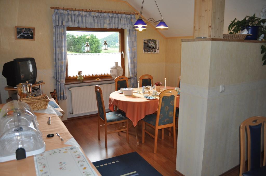 Pension Jonas Baar  エクステリア 写真