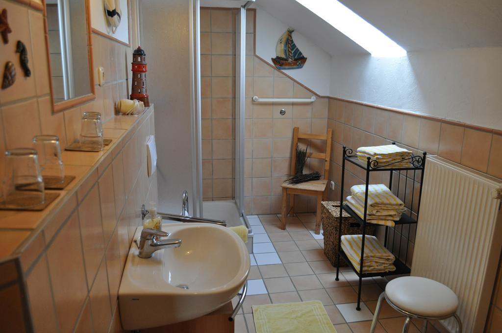 Pension Jonas Baar  部屋 写真